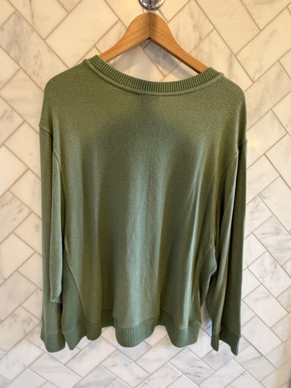 Sweater-Thankful - Picture 2 of 3